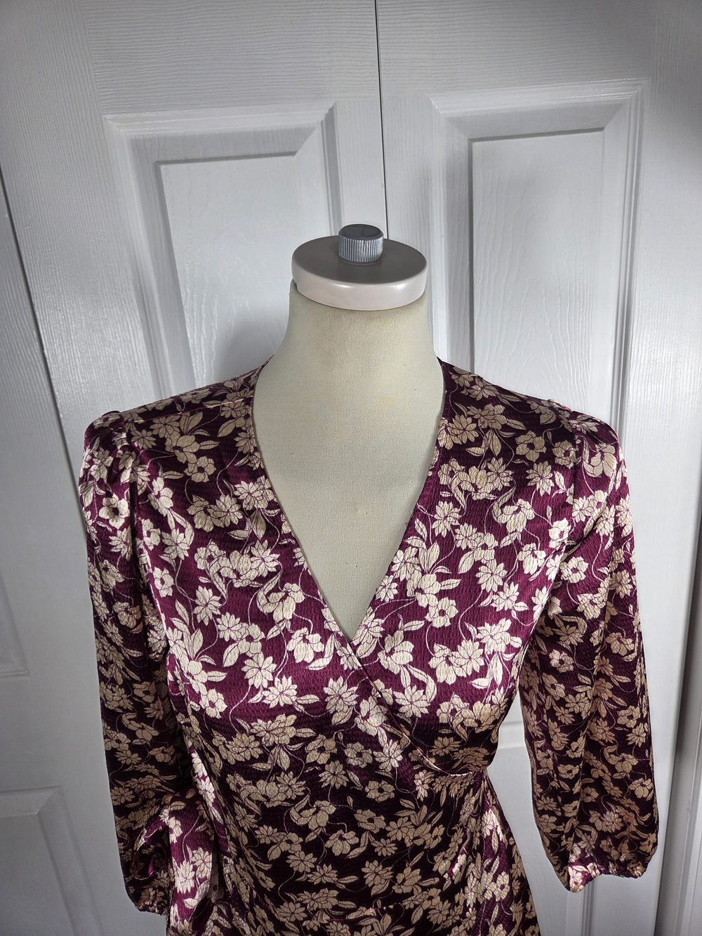 Draper James Floral Wrap Dress Size 6 Burgundy Plum Cream Long Sleeve - Picture 2 of 8